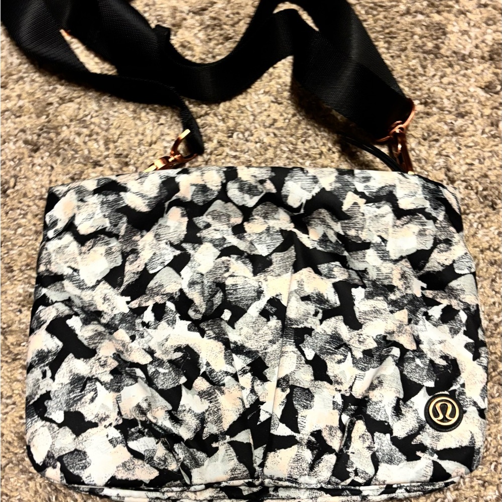 lululemon athletica Black and White Women's Bag hip to be free